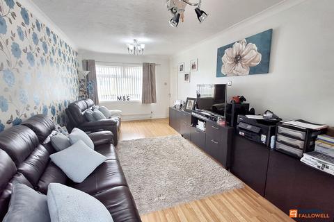 17 Holmes Way, Paston, Peterborough, PE4 7XZ