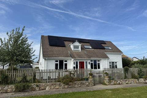Cae Ysgawen, Brynteg, Anglesey, LL78