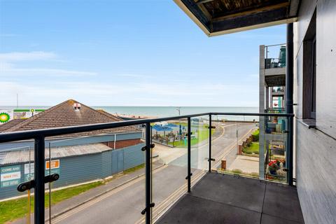2 bedroom apartment for sale, Court Road, Seabrook, CT21