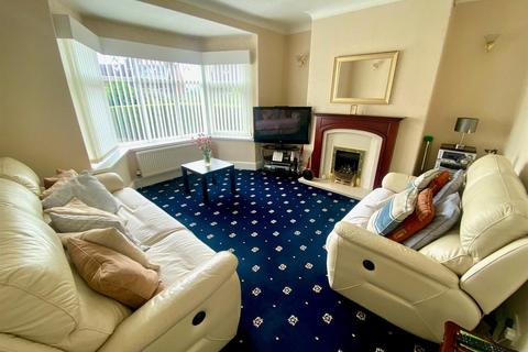 2 bedroom semi-detached house for sale, East Close, Huddersfield