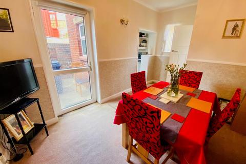 2 bedroom semi-detached house for sale, East Close, Huddersfield