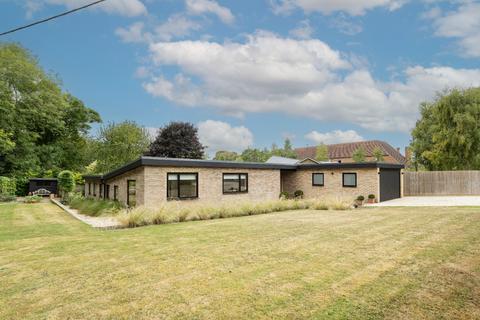 3 bedroom detached house for sale, Hale Road, Buckinghamshire HP22