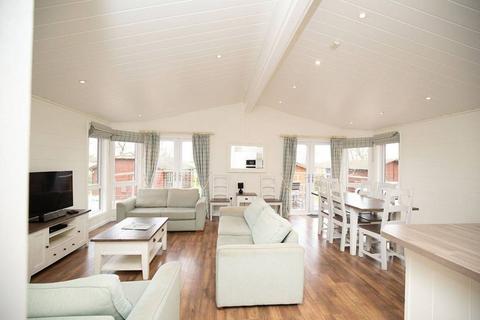4 bedroom lodge for sale, Burgh St Peter
