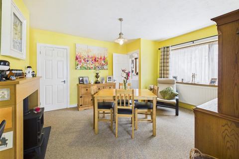 42 Barry Road, Lower Brynamman, Ammanford, SA18 1TU