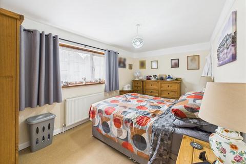 42 Barry Road, Lower Brynamman, Ammanford, SA18 1TU