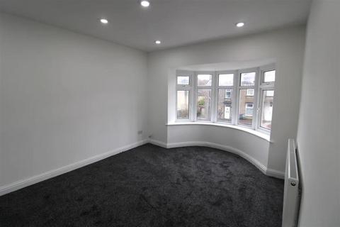 3 bedroom semi-detached house for sale, Newsome Road, Huddersfield HD4