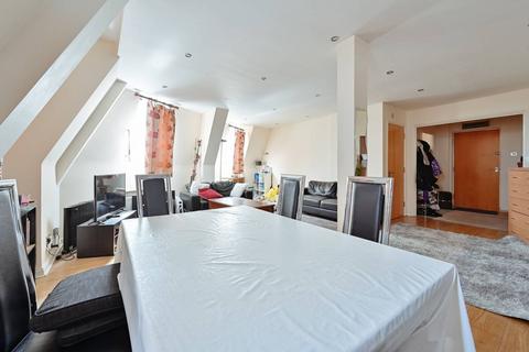 2 bedroom flat for sale, Station Road, Harrow, HA1