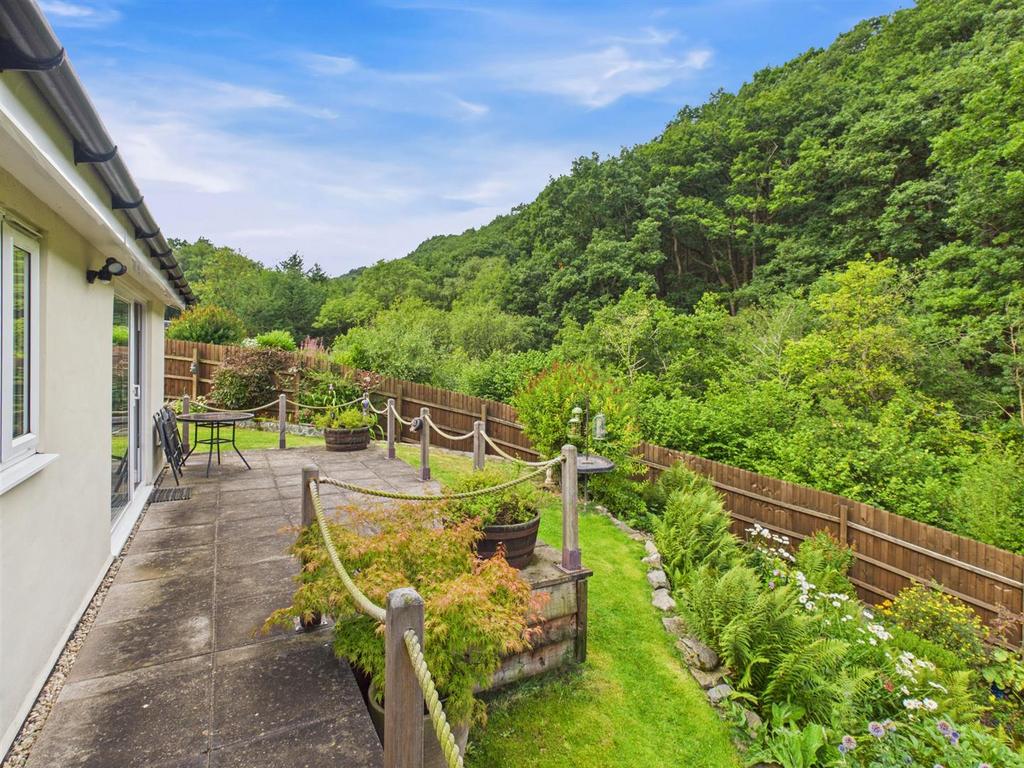 CAM01555 G0-PR0237-STILL034.jpg