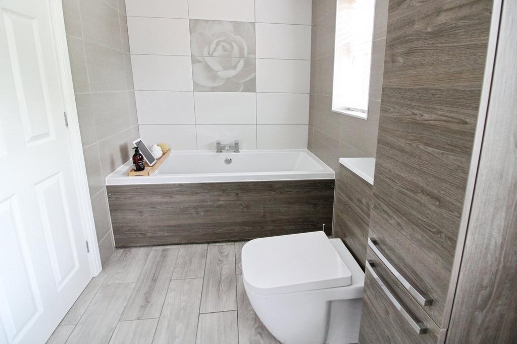 Bath/Shower Room