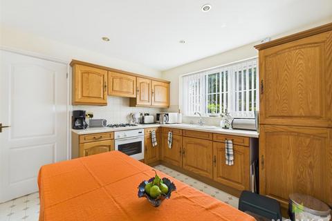 4 bedroom detached house for sale, Glentworth Drive, Oswestry
