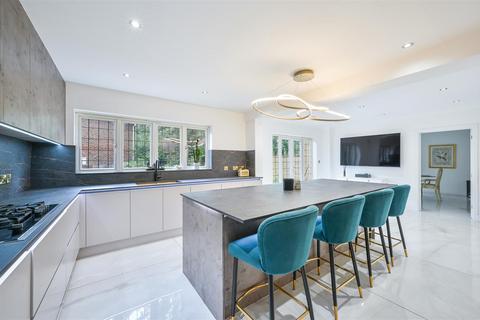 undefined, Oakwood Avenue, Epsom