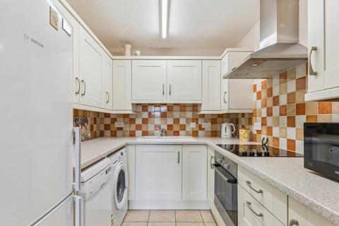 2 bedroom retirement property for sale, Regal Court, Bancroft, Hitchin, SG5