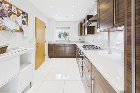 4 bedroom semi-detached house for sale, Butterfly Crescent, Hemel Hempstead, HP3