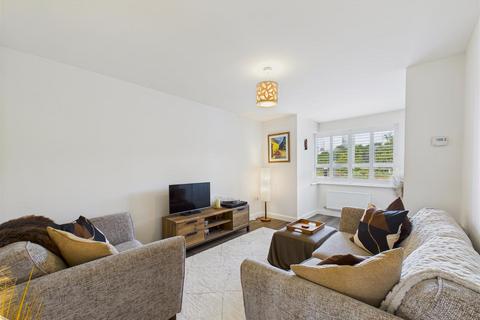 23 Airedale Drive, Brough, HU15 1US