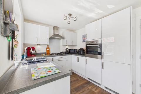 23 Airedale Drive, Brough, HU15 1US