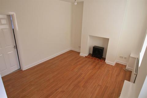 3 bedroom end of terrace house to rent, Queen Street, Denton M34
