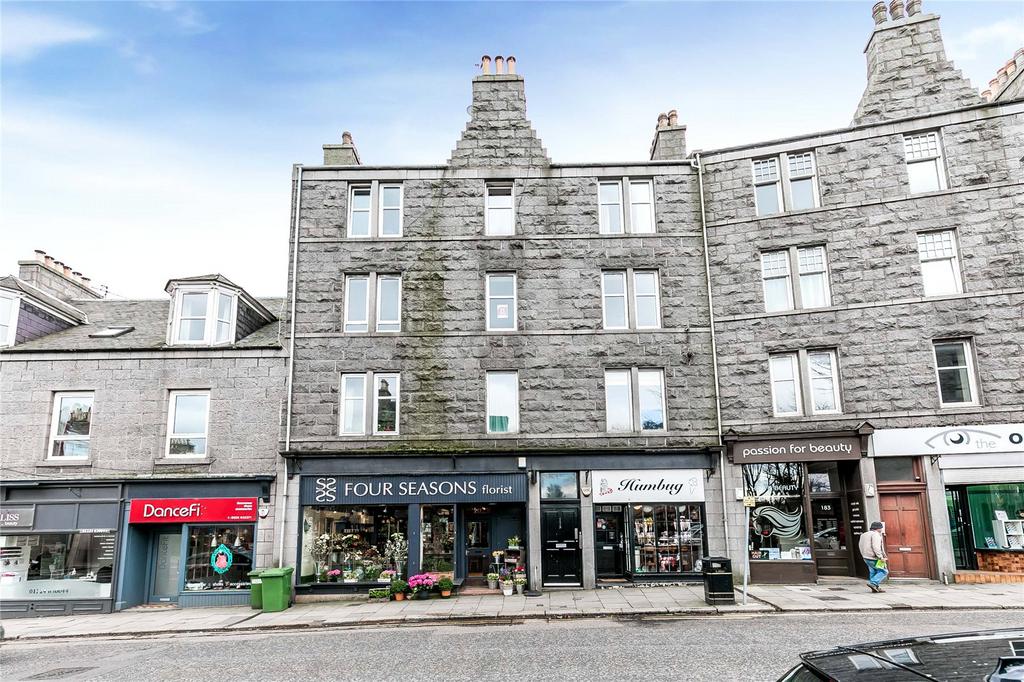 Rosemount Place Rosemount Place, Aberdeen, AB25 2 bed flat - £700 pcm (£162 pw)