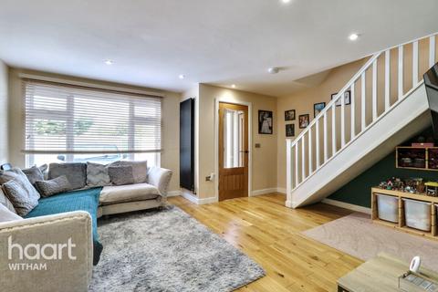 3 bedroom semi-detached house for sale, Walter Way, Silver End