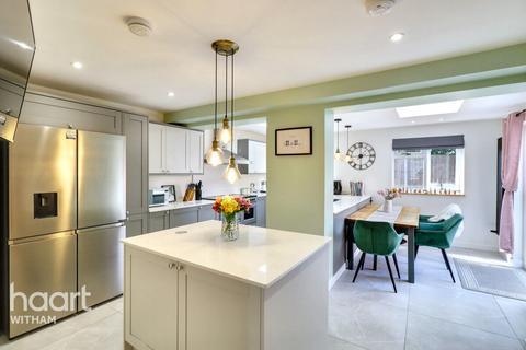 3 bedroom semi-detached house for sale, Walter Way, Silver End