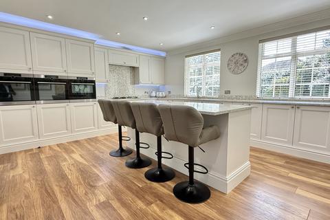4 bedroom detached house for sale, Warren Drive, Ringwood, BH24 2AS