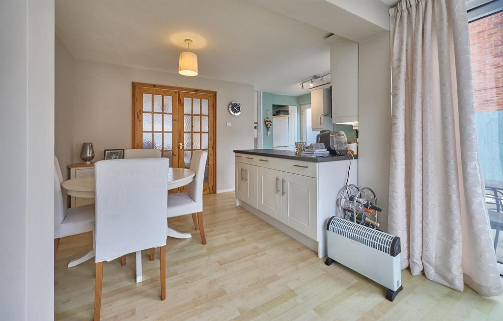 Living/Dining Area