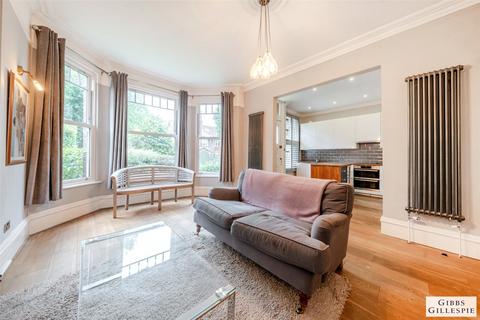 2 bedroom apartment for sale, Queens Walk, Ealing