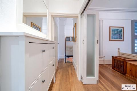1a Queens Walk, London, W5 1TP