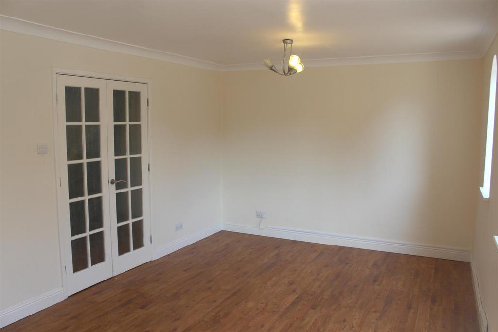 Living room (2)