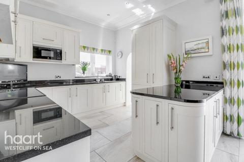 6 bedroom semi-detached house for sale, Cossington Road, Westcliff-On-Sea