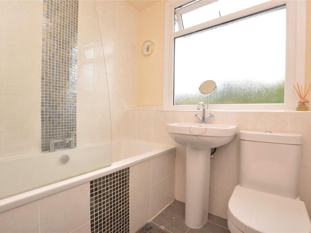 Bathroom - Copy.jpg