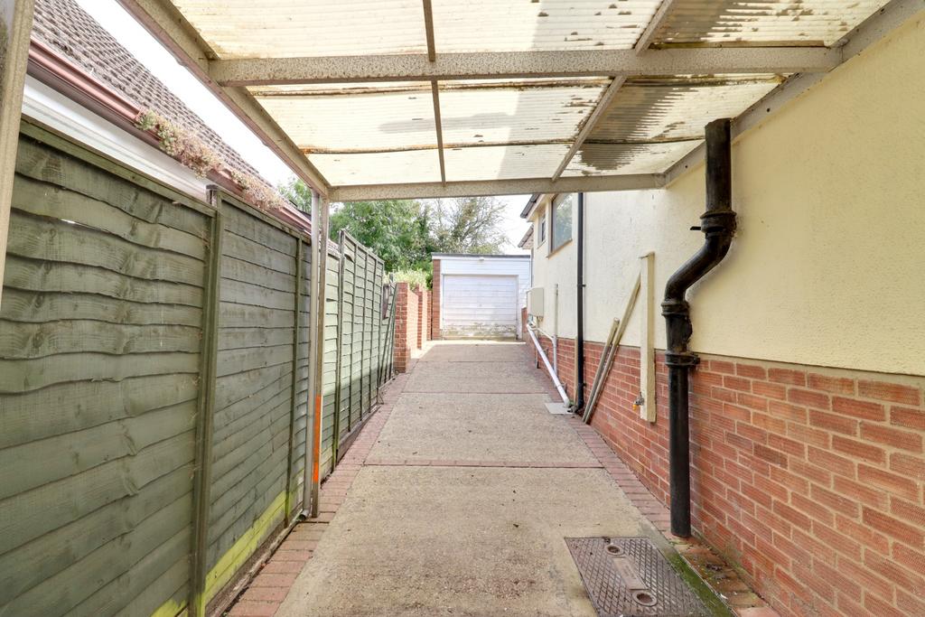 Driveway/garage