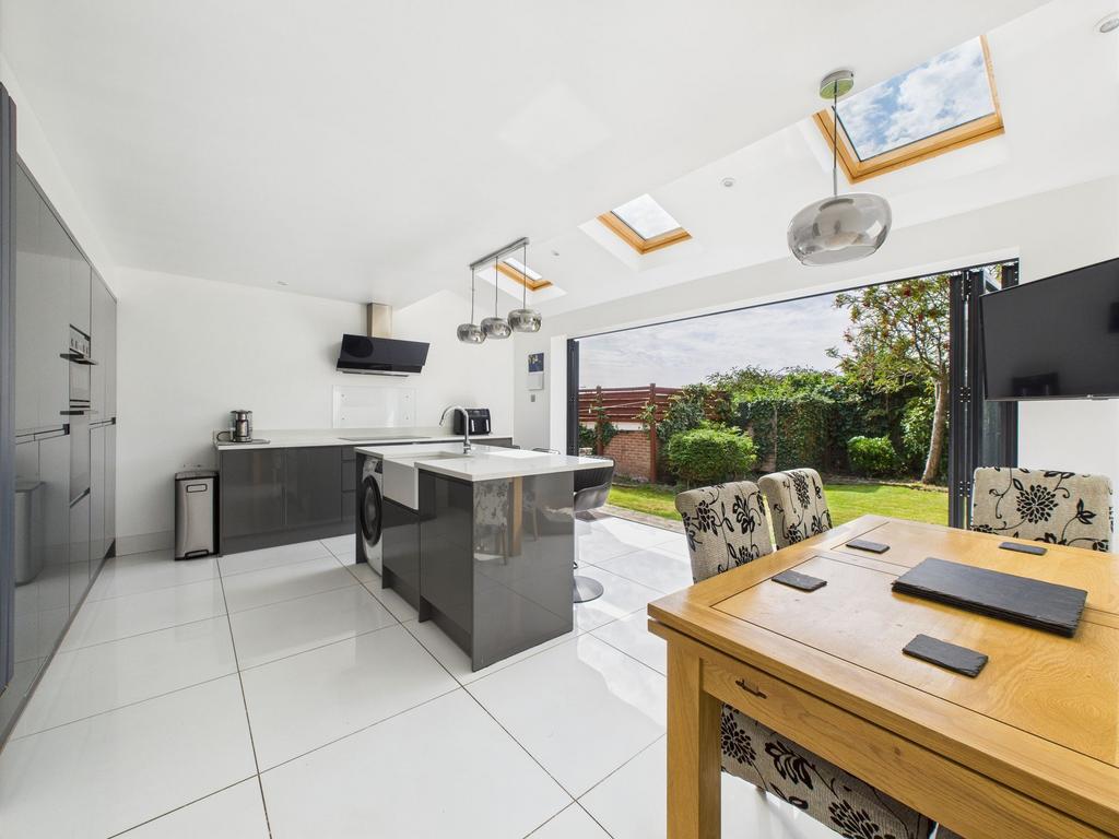Dining/Kitchen