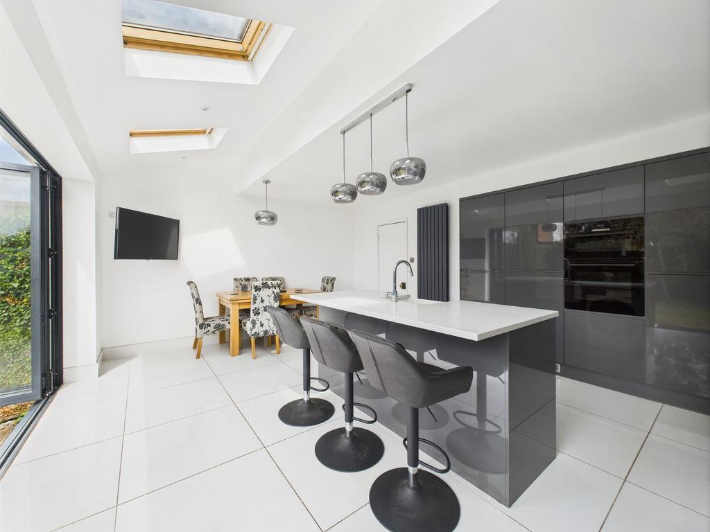 Dining/Kitchen