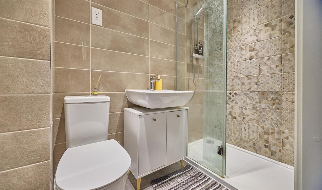 Ensuite Shower room