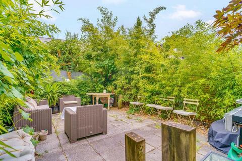 2 bedroom flat for sale, Cornwall Crescent, London, W11