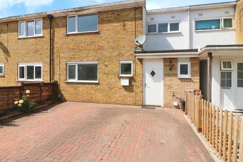3 bed terraced house for rent in Leaves Spring, Stevenage, SG2