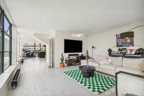 3 bedroom flat for sale, Ferry Lane, Brentford TW8