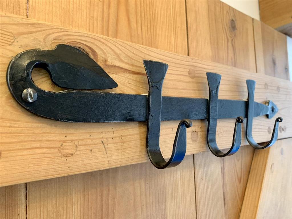 Latch and brace pine