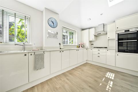 31 Devoil Close, Guildford, GU4 7FG