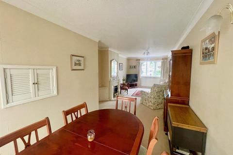 9 The Leys, Peterborough, PE3 6LE