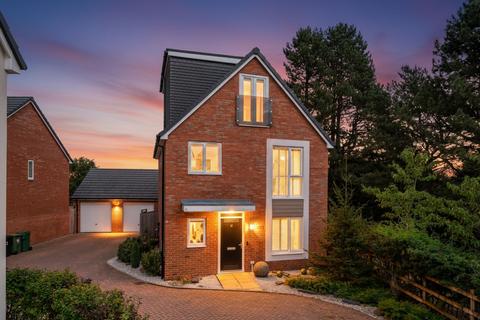 undefined, Church View Close, Cofton Hackett, B45