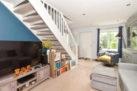 19 Albert Close, Haywards Heath, RH16 3NW