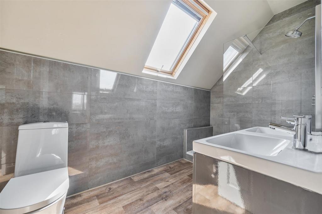 For Sale by Aspire Residential   Broadwater Road