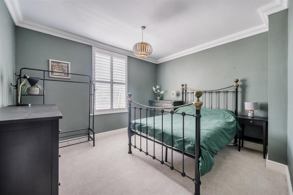 For Sale by Aspire Residential   Broadwater Road