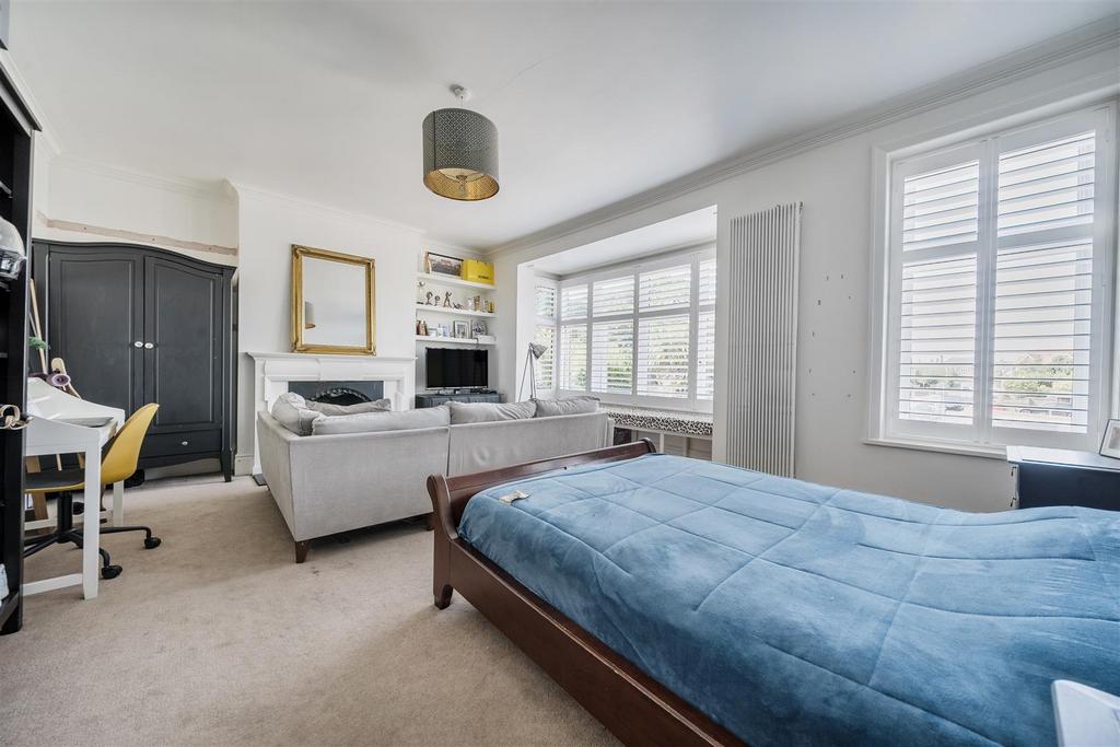 For Sale by Aspire Residential   Broadwater Road