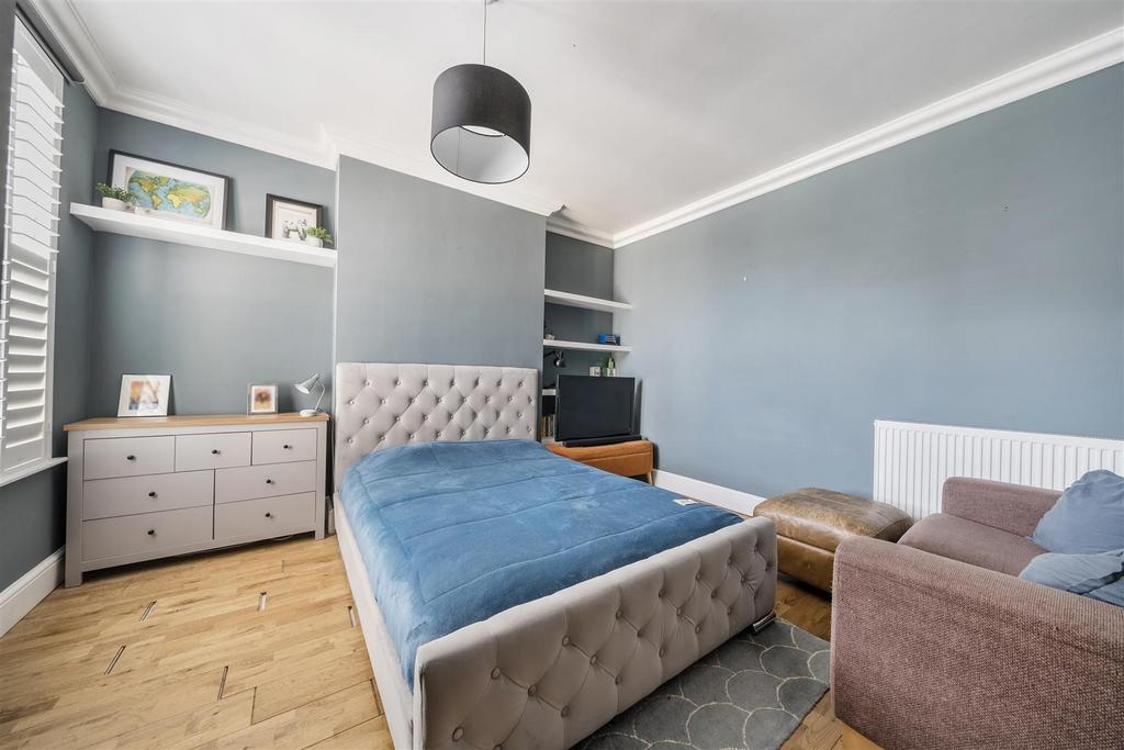 For Sale by Aspire Residential   Broadwater Road