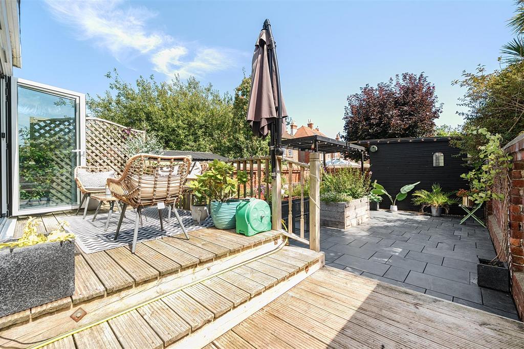 For Sale by Aspire Residential   Broadwater Road
