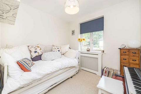 9a Brockham Close, London, SW19 7EQ