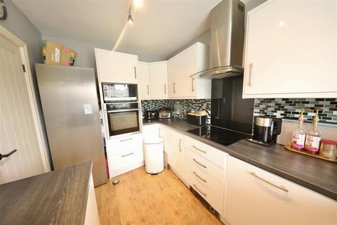 3 bedroom detached house for sale, Hawthorn Way, Gilberdyke, Brough