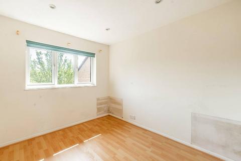 undefined, Gatting Close, Edgware, HA8